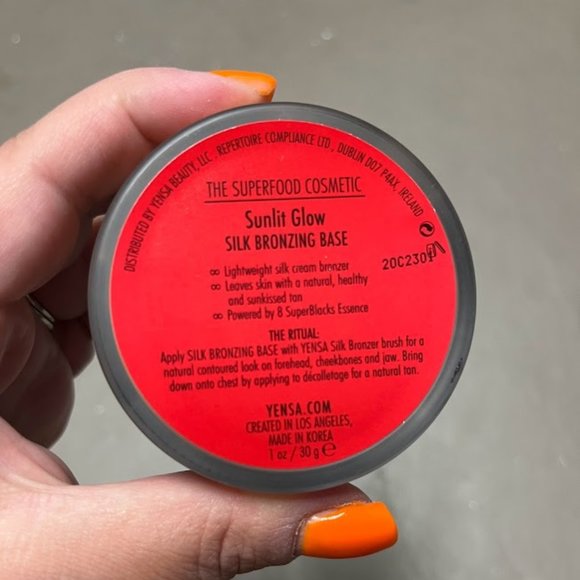 Yensa Sunlight Glow Silk Bronzing Base - Picture 2 of 2